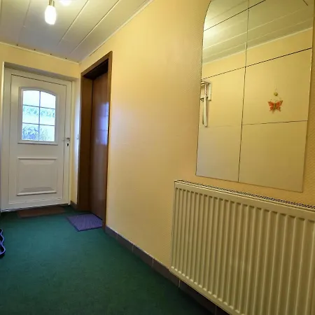 Apartment Quaint In Near Lake *